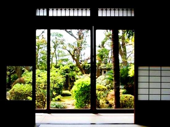 #11旧片桐邸・座敷から庭を・千葉観光WEB.jpg